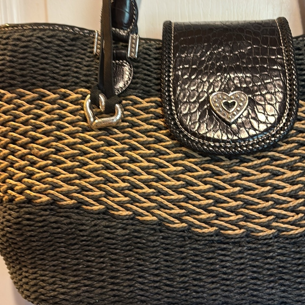 BRIGHTON “SAVANNAH” BLACK AND CREAM WOVEN SHOULDER BAG JUTE/STRAW MATERIAL - Picture 3 of 15
